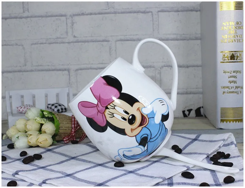 2pcs/Lot Ceramic Couple Mugs Cartoon Mickey Minnie Cups Creative Coffee Milk Tea Cup Christmas Gifts
