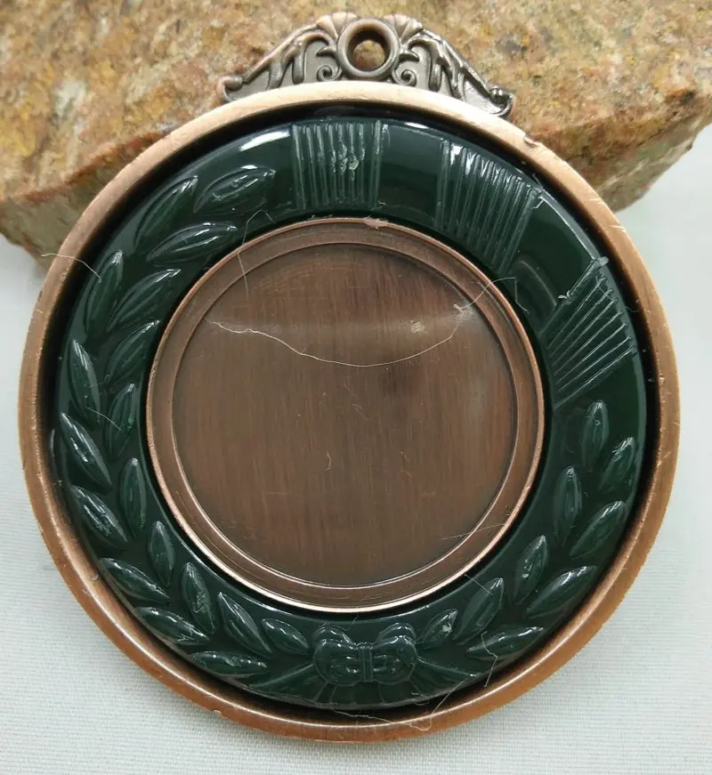 Школьная спортивная медаль эксклюзивная упаковка монеты российские комплект