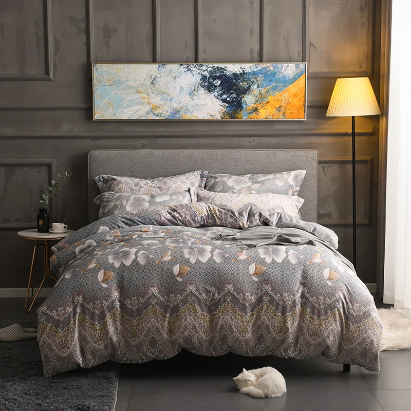 

Thickened carved velvet Bedding Set Soft Bedclothes Luxury Duvet/Quilt Cover Bed Linen sheet set 4 Pieces Bedding Sets