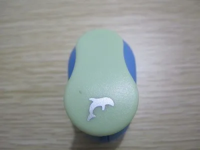 Dolphin Мини furador 8/10 мм с украшением в виде милого цветка Бумага резак пуансон ручная машина для тиснения просверленные Скрапбукинг furadores Эва(этиленвинилацетат - Цвет: Dolphin