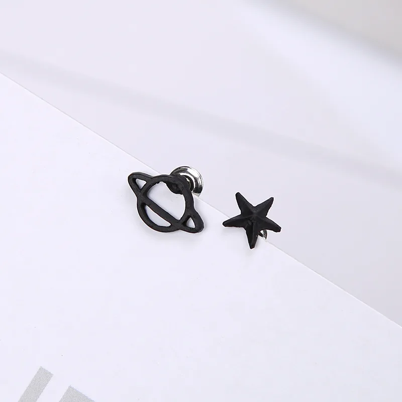 

New Vintage Punk Black Star Stud Earrings for Women Minimalist Gothic Rock Geometric Planet Hollow Metal Earrings Jewelry