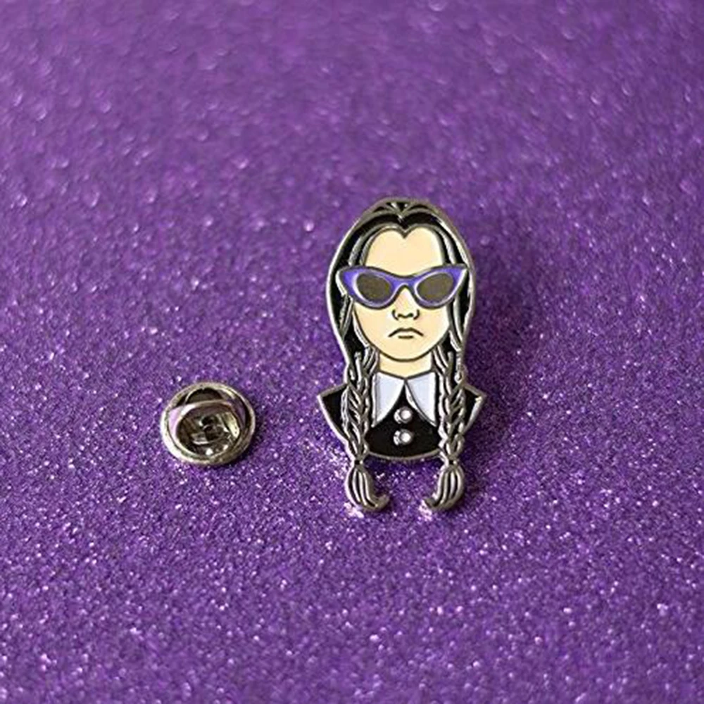 Среда Addams эмалированная заколка на Хеллоуин|Броши| |