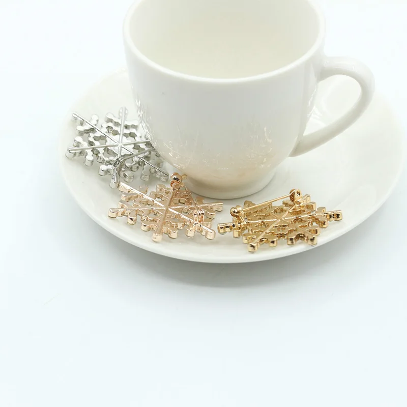 10 шт./лот стразы брошь Снежинка булавки для женщин и мужчин позолоченные