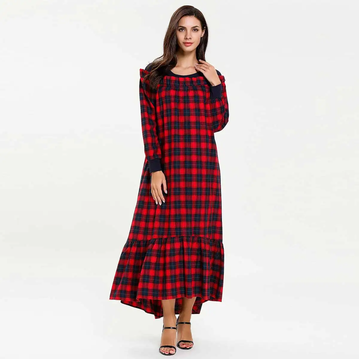 Женское клетчатое платье макси с вырезом лодочкой батальных