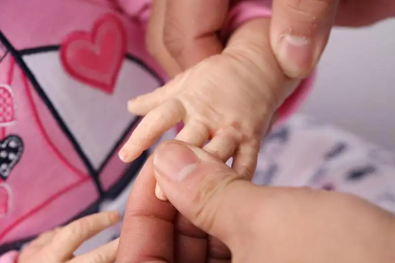 Реалистичный твердый силикон reborn baby dolls 53 см размер волосы с корнями ресницы 2