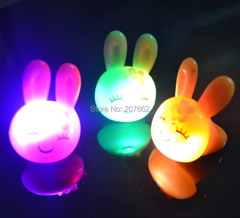 Бесплатная доставка 36 шт./лот светящиеся кольца на кроличьем пальце мигающие