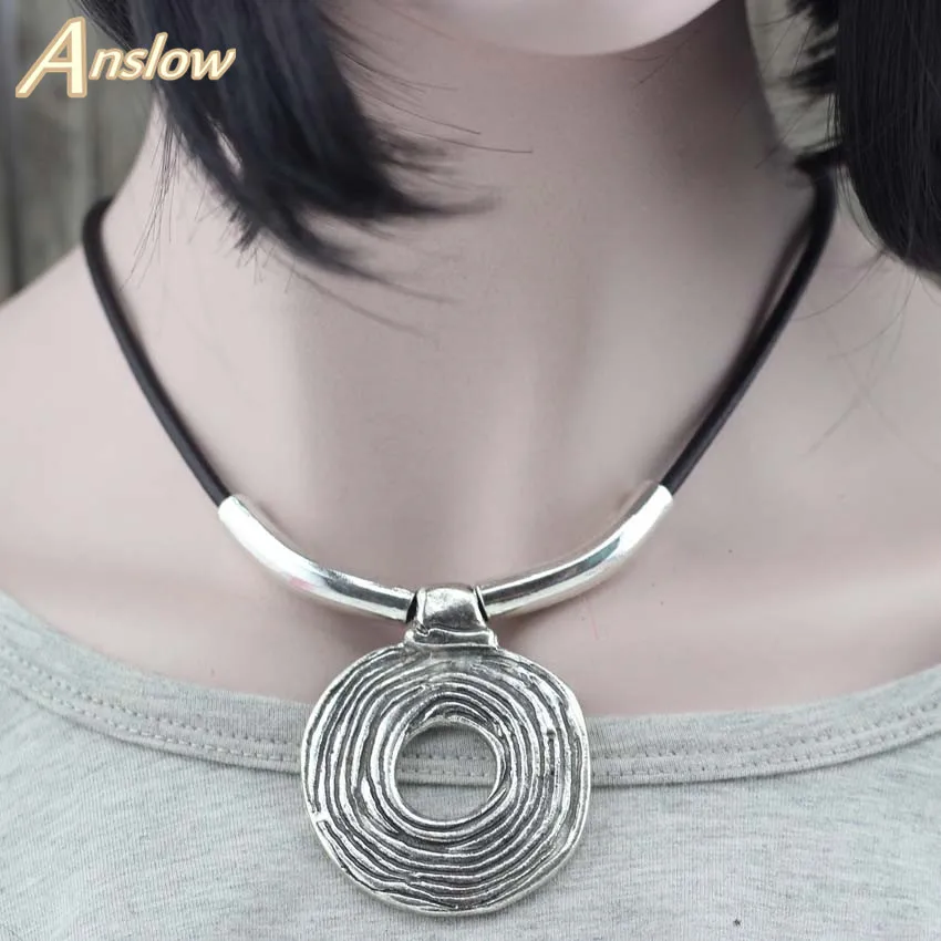 

Anslow Hot Sale Design Punk Rock Hyperbole Handmade Wrap Rope Leather Necklace Women Chokers Necklaces Christmas Gift LOW0014AN