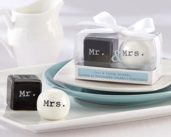 

DHL Freeshipping 100pcs=50 set Mr & Mrs Ceramic Salt and Pepper Shakers Event Party Favors wedding favor and wedding gift