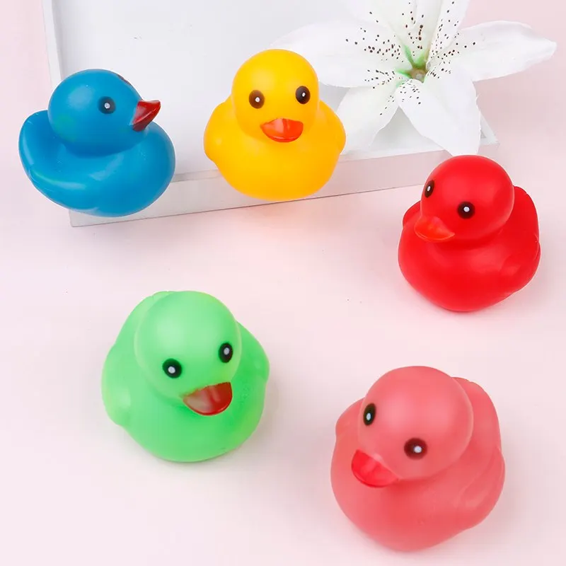 5 шт. Kawaii Мини красочные резиновые поплавок скрипучий звук утка детская игрушка