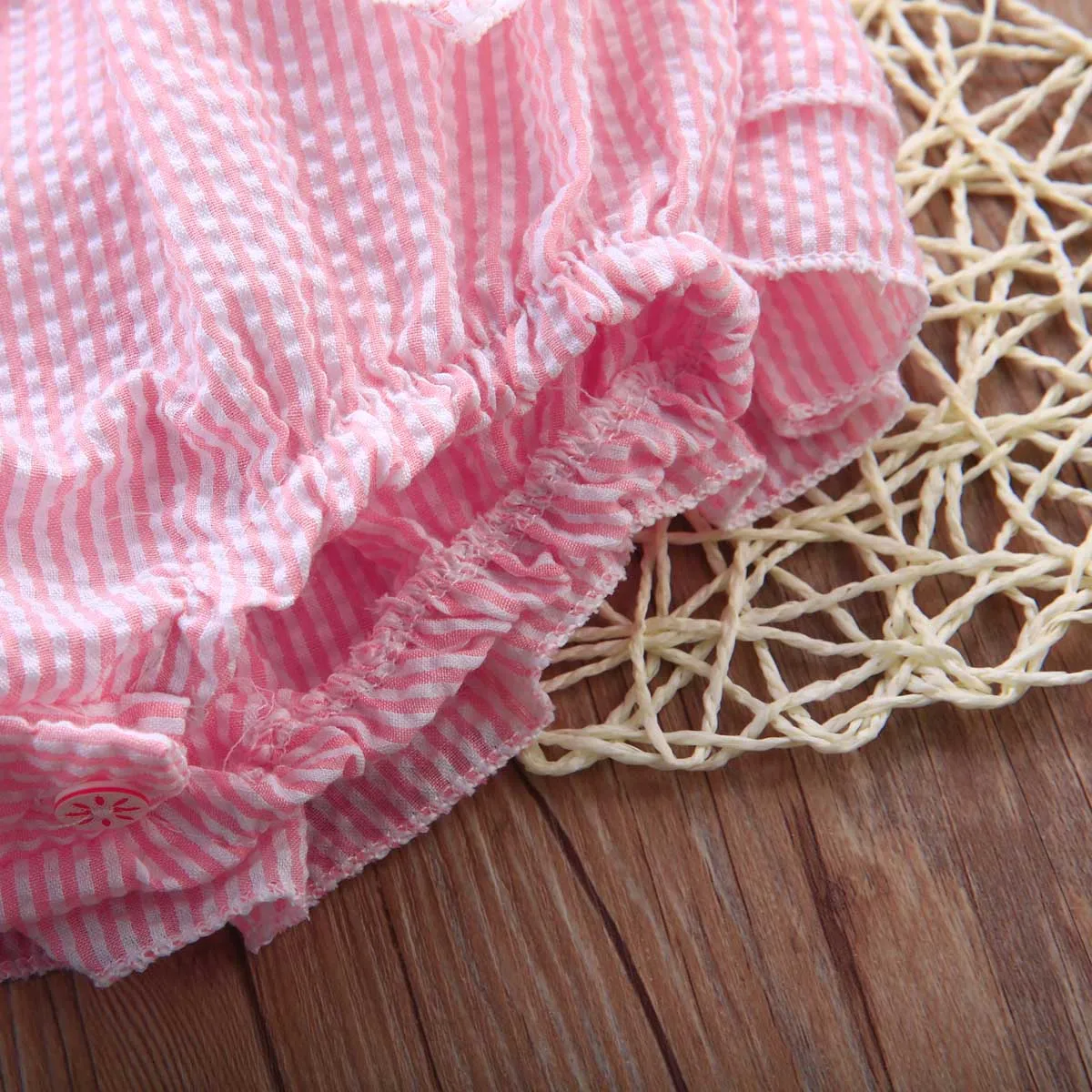 Розовый комбинезон без рукавов в полоску с бантом для маленьких девочек широкими