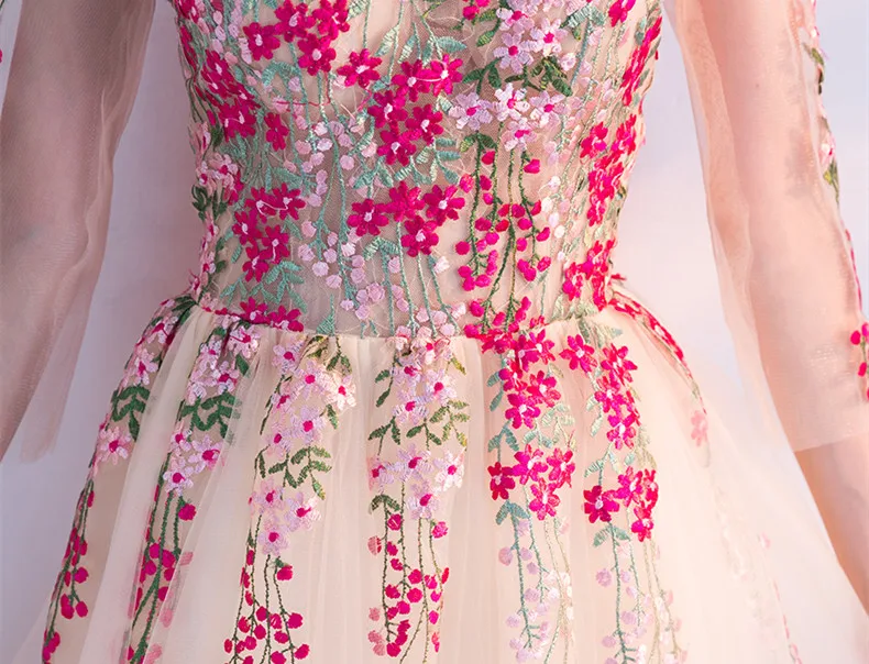 Женское вечернее платье цвета шампанского красное элегантное длиной до колена с