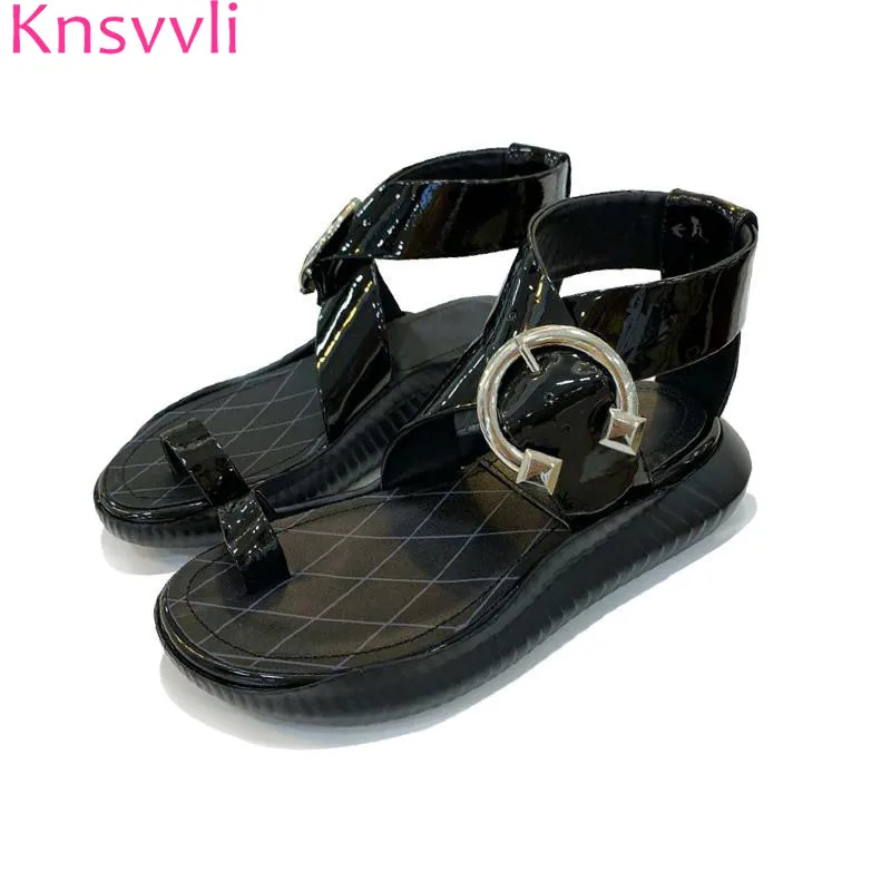 Новые сандалии на плоской подошве женская летняя обувь из черной лакированной