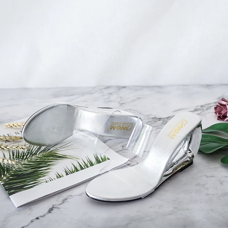 Прозрачные тапочки ISNOM из ПВХ женские сланцы странного стиля туфли на танкетке и
