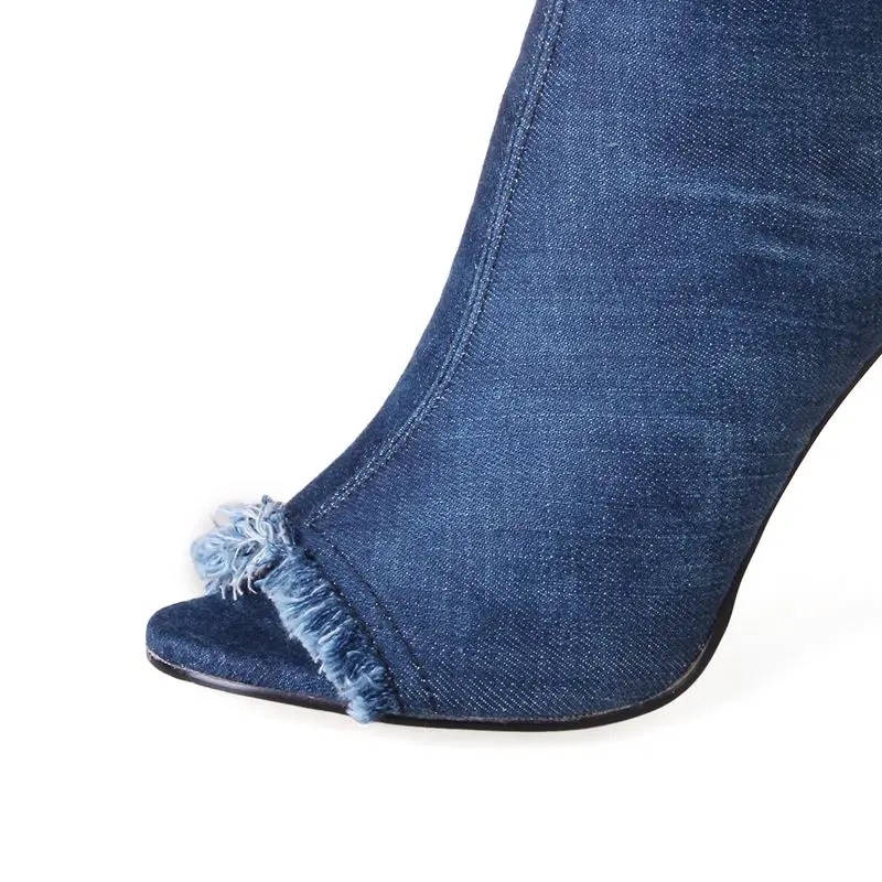 Женские джинсовые сапоги выше колена демисезонные с открытым носком на высоком