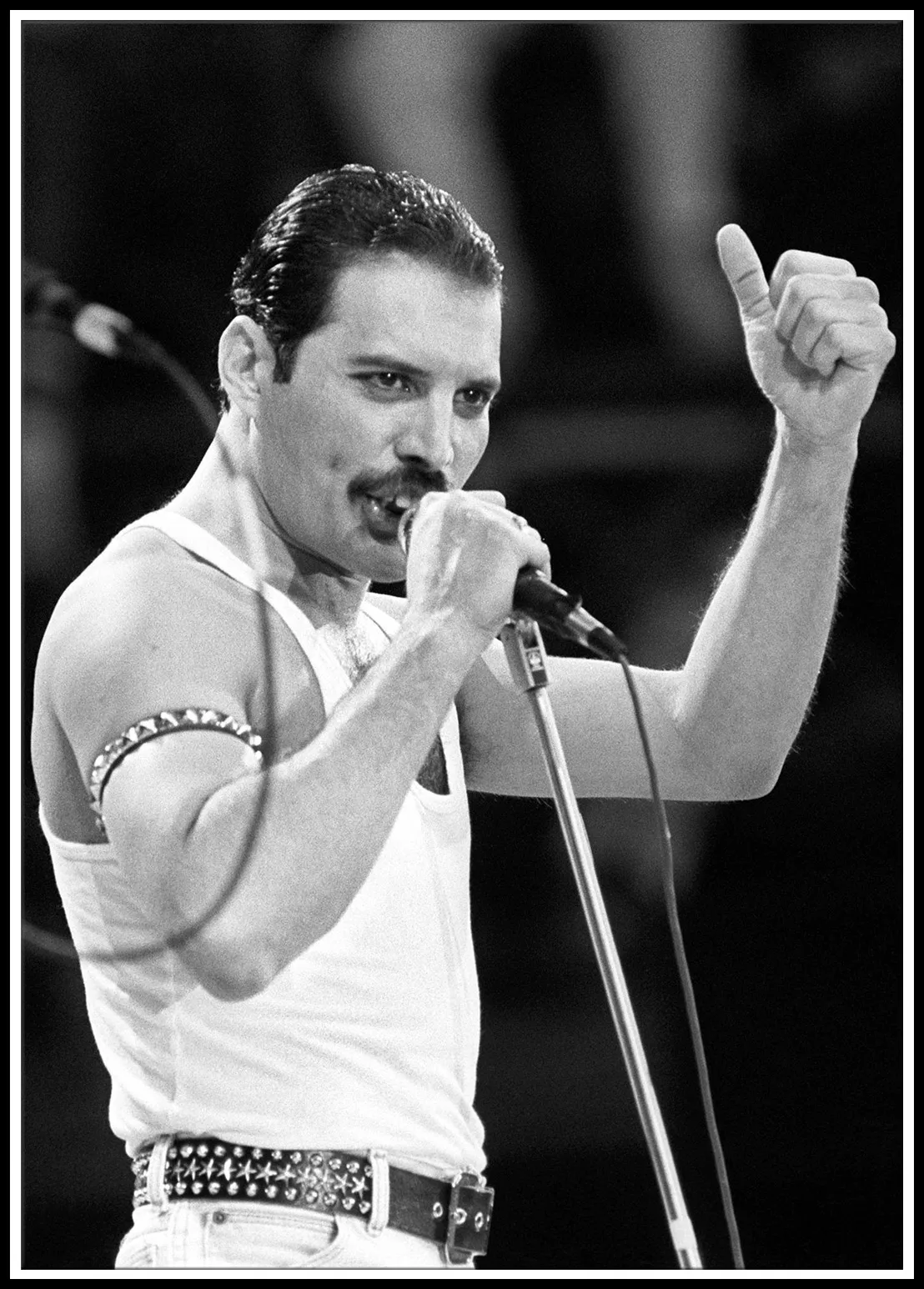 С группой Queen музыкальный плакат Меркьюри певица арт классического белого цвета с покрытием Плакаты дома номер Декор стены стикеры 2001 - Цвет: 7