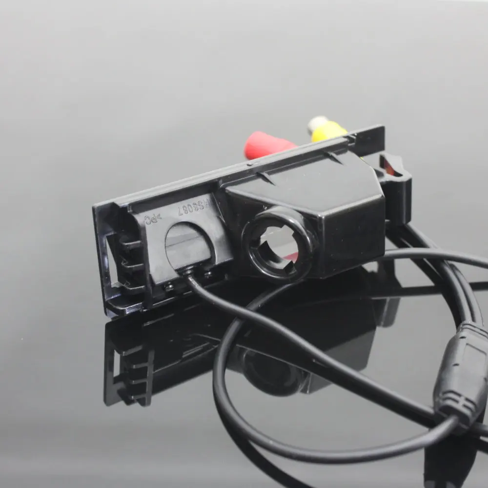 

Car Rear View Camera For Hyundai Tucson 2010~2015 / Reverse Parking Camera / CCD RCA NTST PAL / License Plate Light OEM