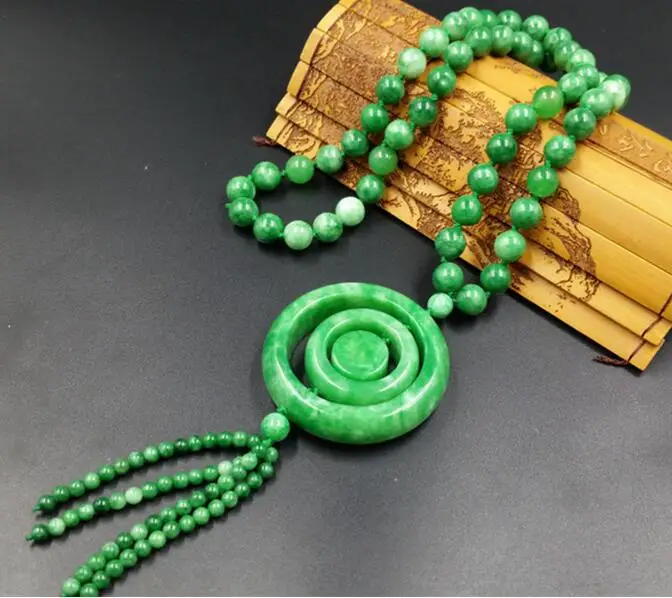 

Popular natural jade buckle Necklace sweater chain necklace fashion accessories to send men and women friends and family