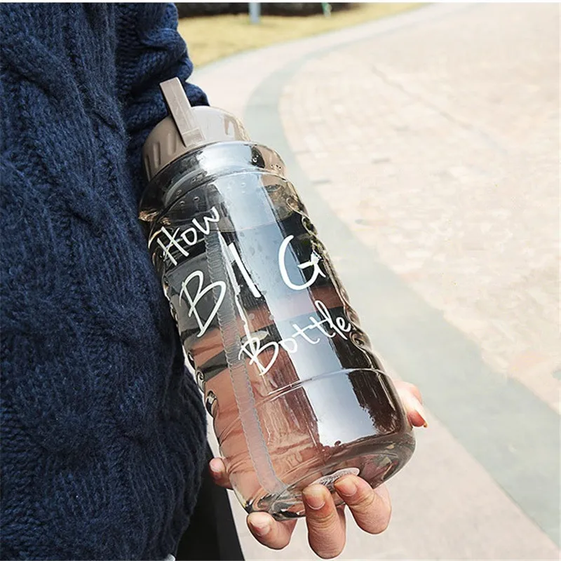 Вместительный пластиковый чайник для спорта 1500 мл 2000 без БФА компактный