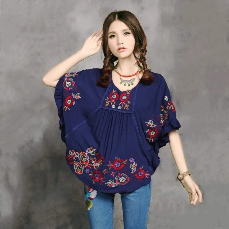 Женская блузка с коротким рукавом летучая мышь и вышивкой | одежда