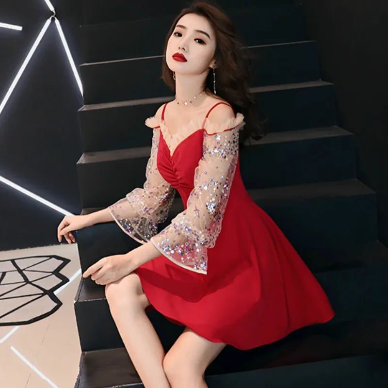 Мини-платье женское ТРАПЕЦИЕВИДНОЕ с V-образным вырезом и блестками | Женская