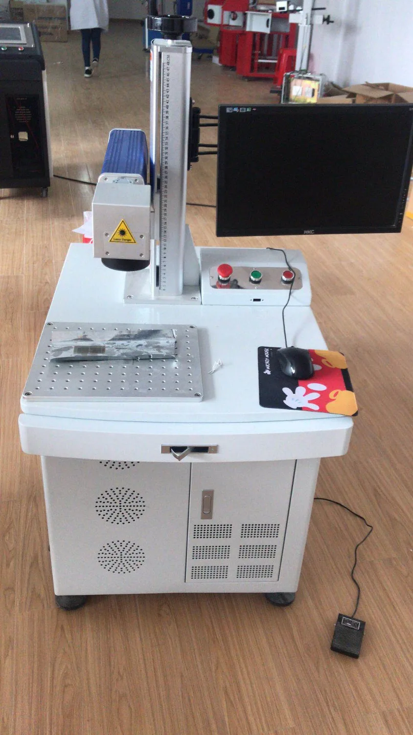 BCX Лазерная Высокоэффективная волоконная лазерная маркировочная машина для