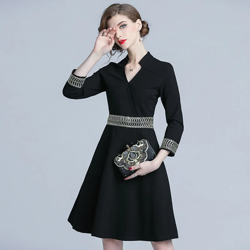Маленькое черное платье Хепберн Европейская мода темпераментное с V-образным