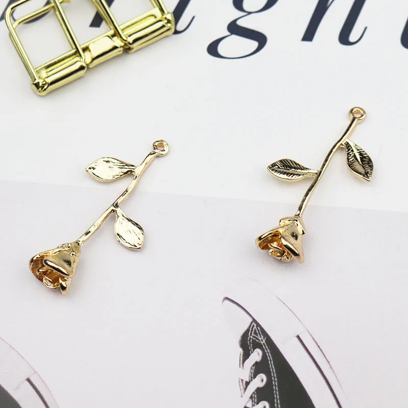 

10Pcs/Lot Handmade Alloy Flower Pendant Necklace Beauty GGold Color Plated Charm Valentine Gifts Women Fashion Jewelry