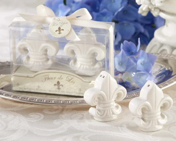 Свадебный подарок и подарки для гостей Fleur de Lis керамическая соль перец шейкеры