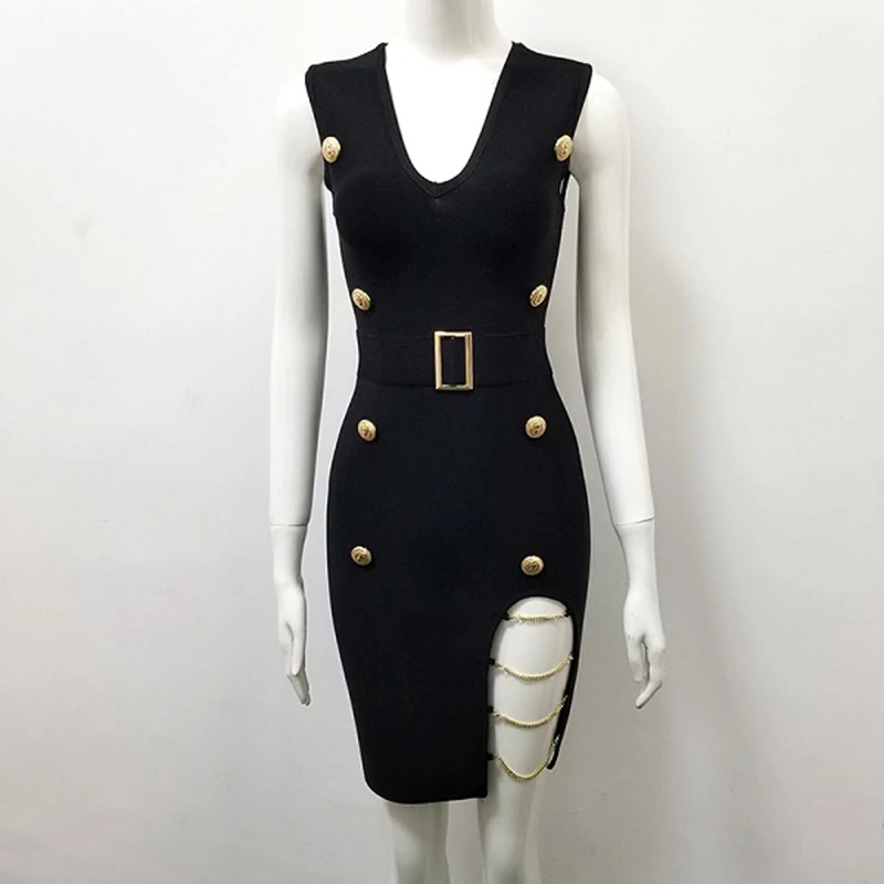 Женское облегающее платье без рукавов черное с v образным вырезом и пуговицами