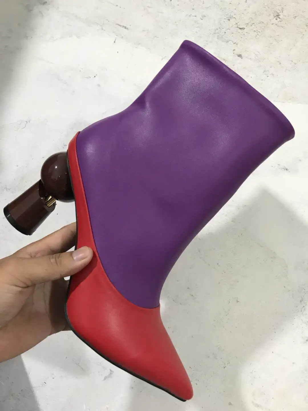 Новинка зимы 2018 модные женские ботинки известного бренда однотонные кожаные