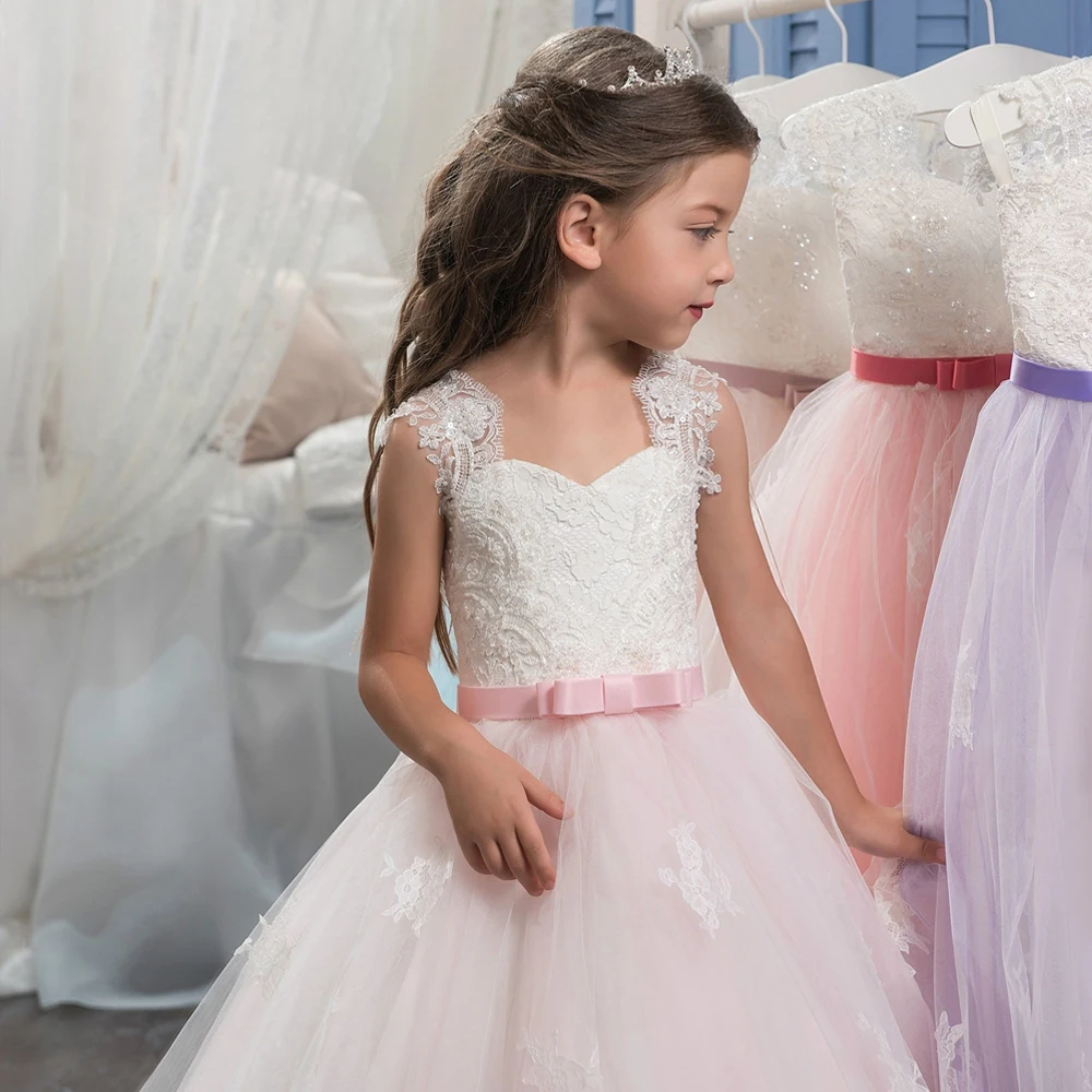 Женское бальное платье без рукавов розовое с цветочным рисунком аппликацией и