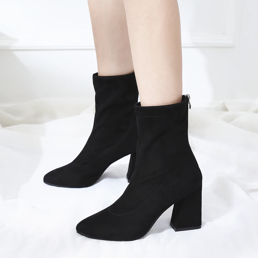 Женские ботинки на молнии черные до середины голени из искусственной кожи