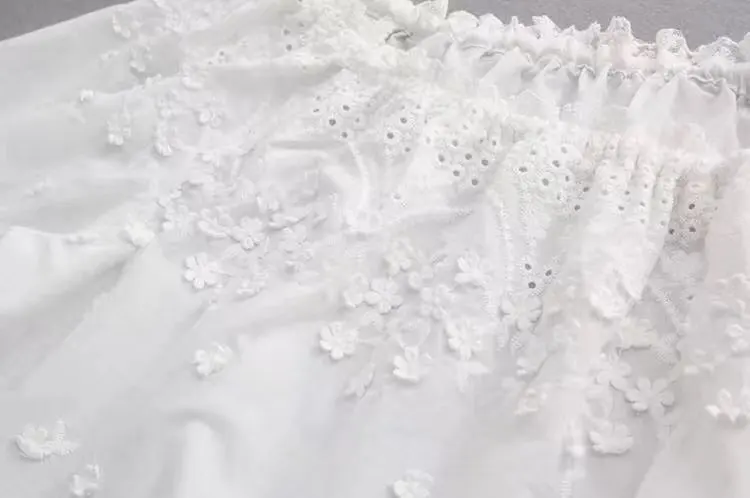 

Hollow Out Lace 100% Cotton Women Blouse And Shirts Slash Neck Solid Lantern Sleeved A-Line Loose Office Lady White Shirts Tops