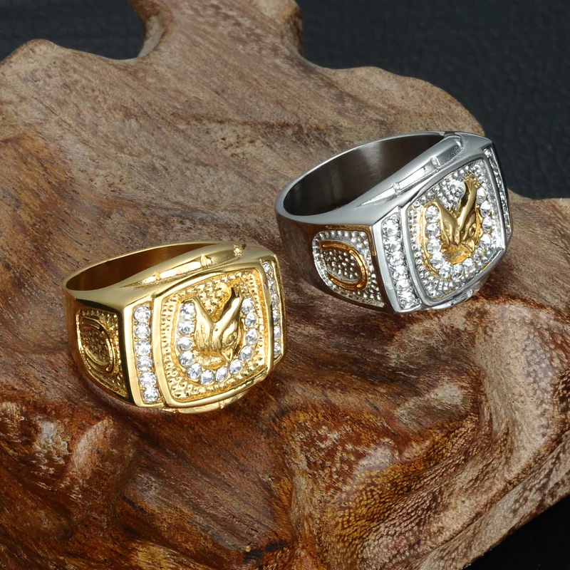 Хип хоп микро проложить горный хрусталь Iced Out Bling кольцо с изображением лошади IP Позолоченные титановые кольца из нержавеющей стали для мужчин и женщин ювелирные изделия