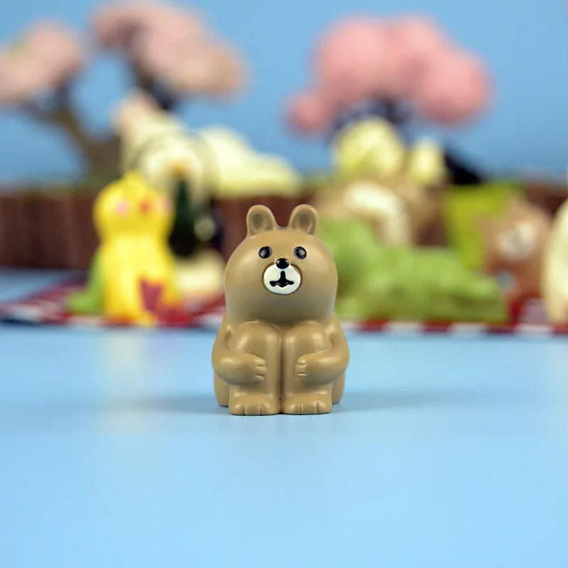 sitting brown bear Японский каваи мультфильм лягушка птица белый медведь панда прогулки в парке упражнения миниатюрная фигура дерево лужайка пень мебель игрушка - Цвет: sitting brown bear