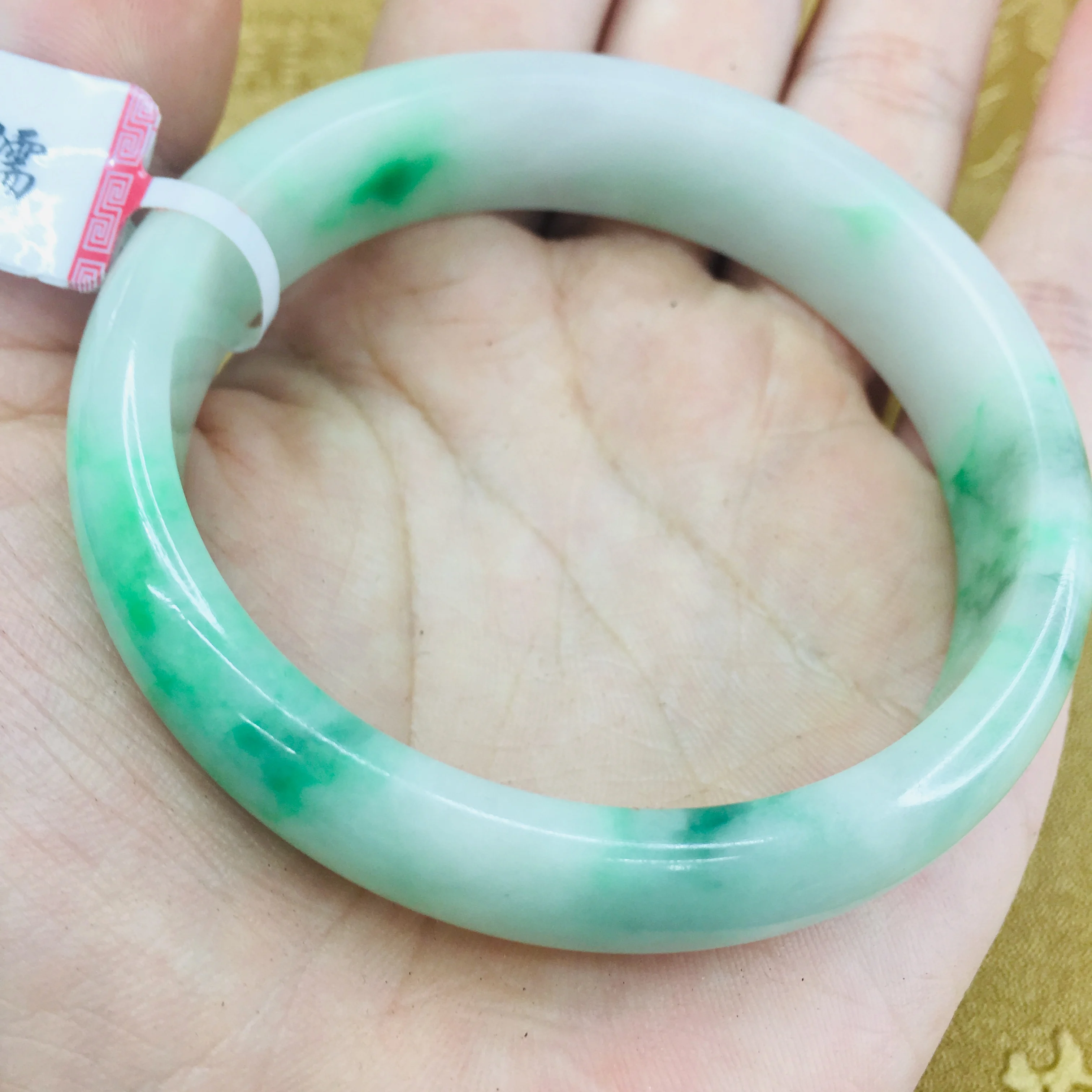 

Send Certificate Natural Jadeite Bracelet Noble Green Two-tone 52-61mm Female Princess Jade Bracelet Jewelry Gift