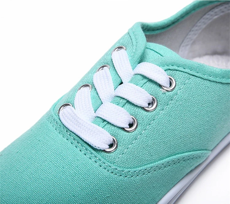 Женские кроссовки; парусиновые белые кроссовки; Повседневная модная однотонная дышащая обувь на плоской подошве для женщин; размер 43; 7479