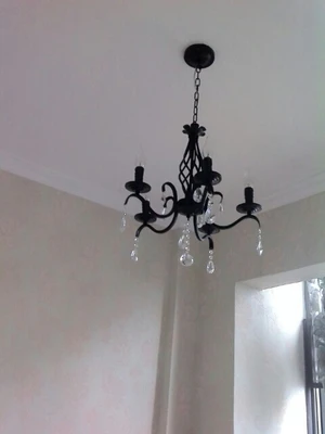 Для фойе гостиной спальни столовой использовать матовый черный современный