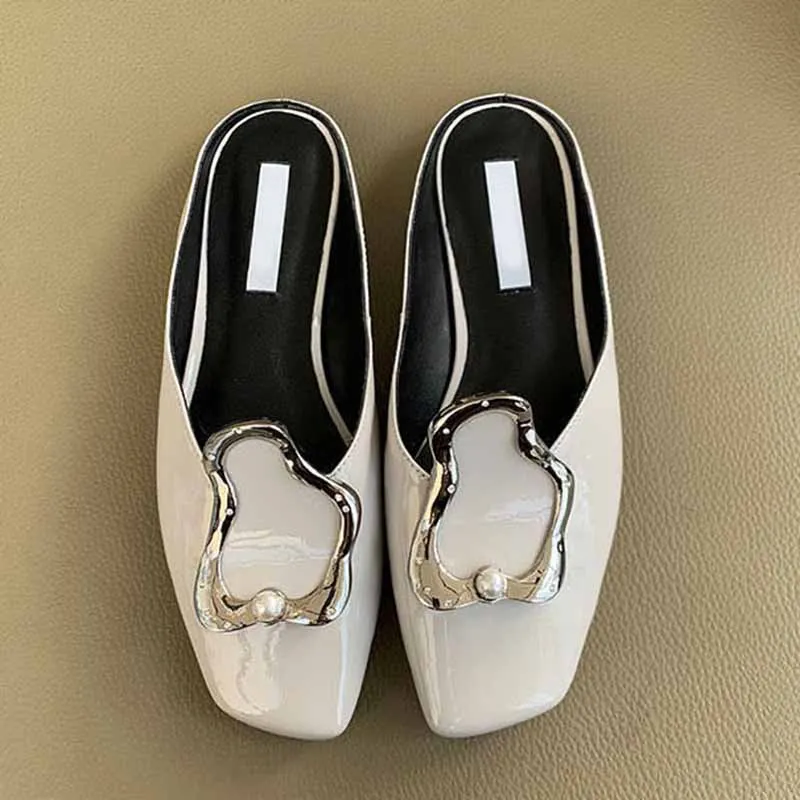 white leather Роскошные бархатные Тапочки женские с квадратным носком серебряный металлический декор туфли на плоской подошве женская модная повседневная обувь - Цвет: white leather