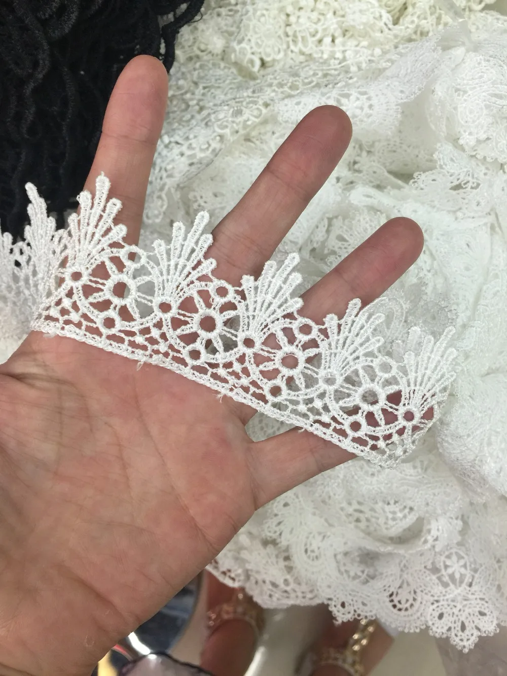 72 Ярда белый и черный в античном стиле с зубчатой вышивкой из полиэстера цвет Venise