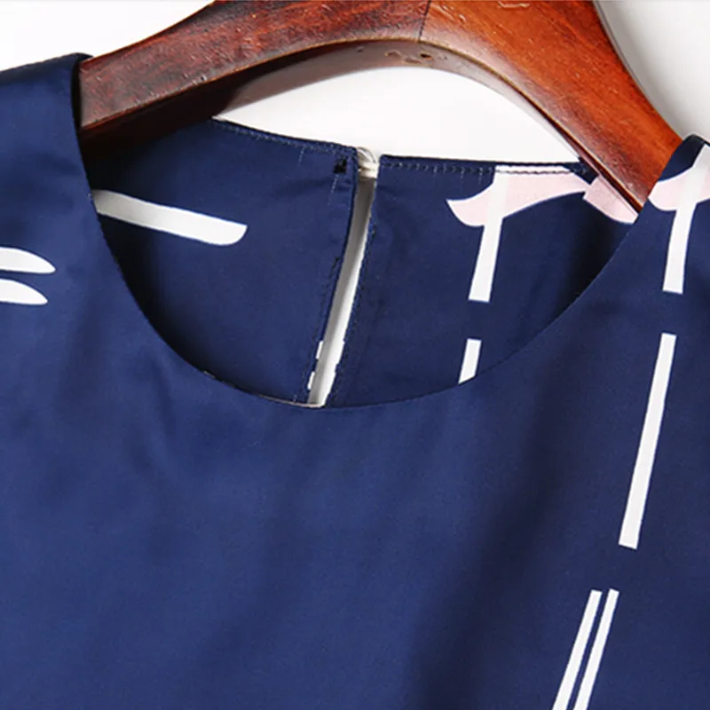 Блузка женская офисная с о вырезом коротким рукавом и бантом 2019| |