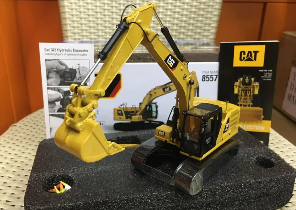 DM 1:50 гусеница Cat 323 гидравлический экскаватор машинное оборудование 85571 литая модель для сбора, украшения