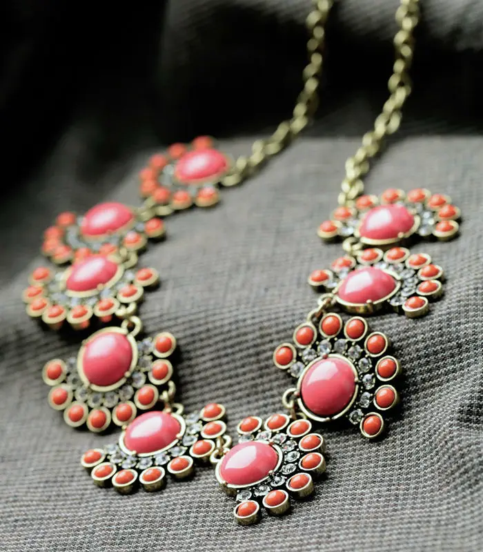 Оптовая цена 2014 Новый дизайн элегантное милое женское акриловое ожерелье с