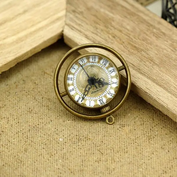 Characteristic Round Crystal Ball Roman Numerals Mechanical Pocket Watch Retro Steampunk Manual Winding Gentleman's Watch