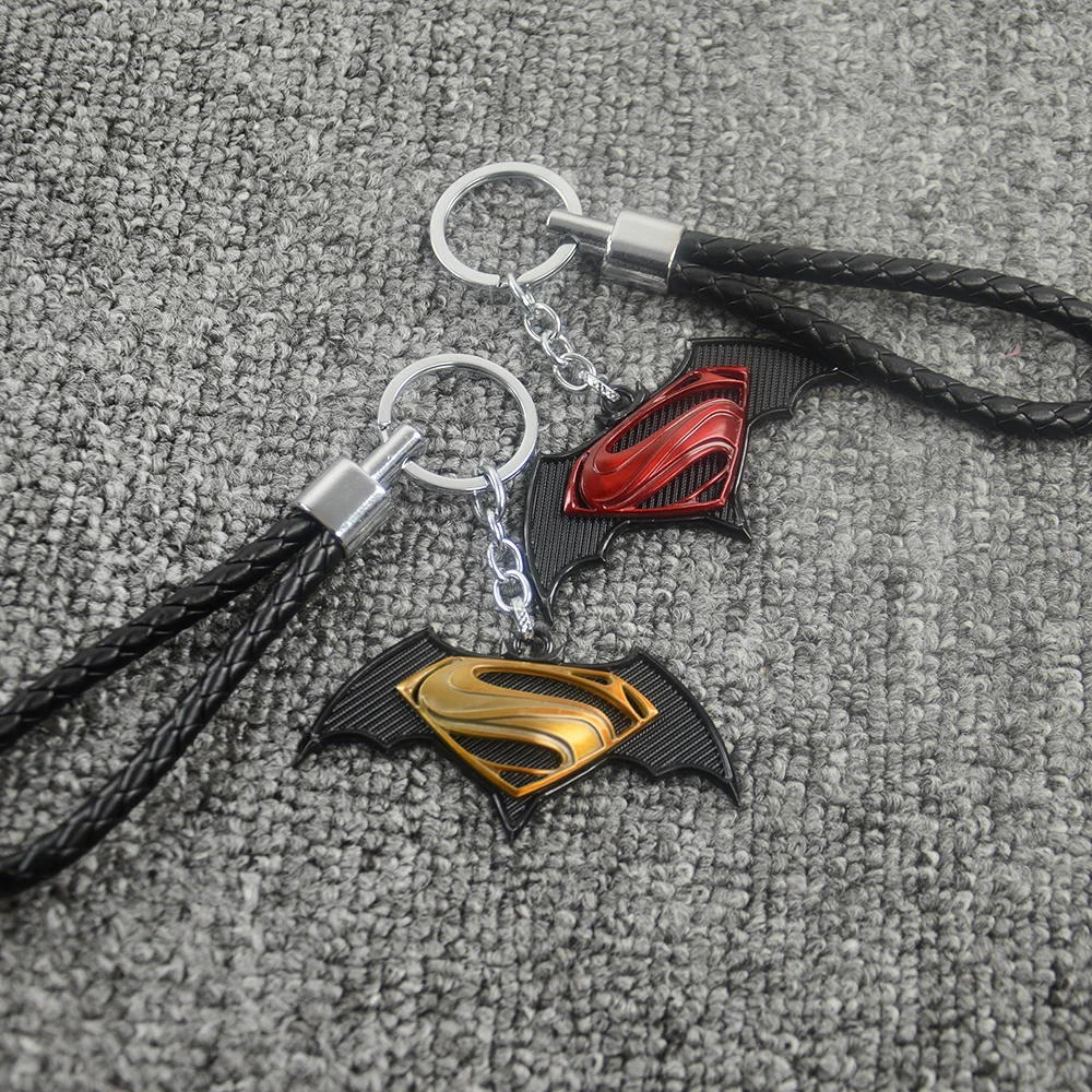 Лидер продаж Супермен против Бэтмена автомобильный брелок для ключей стильное