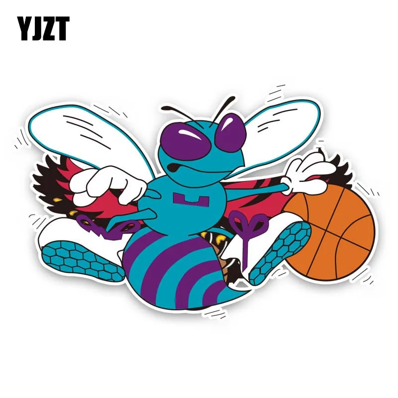 

YJZT 13.4CM*8.6CM Bees Play Basketball PVC Decal Car Sticker 12-300776
