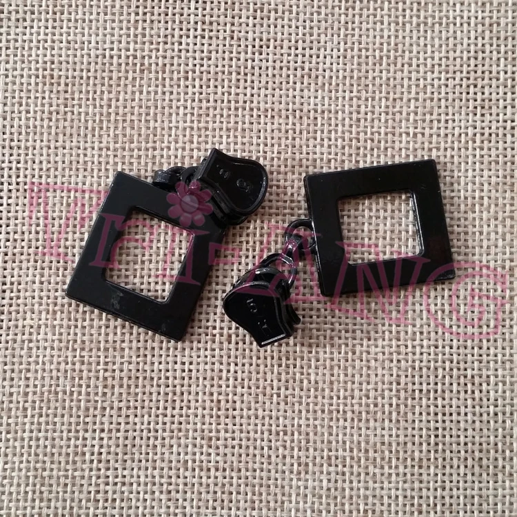 

20pcs/lot, Unique Square Shape 5# Spray Paint Black Zipper Slider for Resin Zipper
