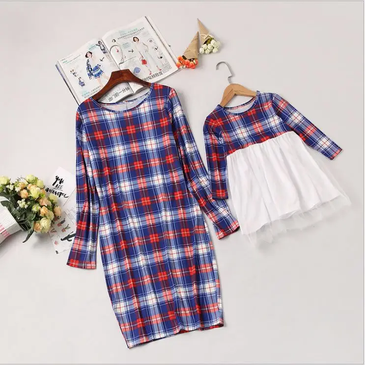 2019 Mommy and kids family matching mother daughter dresses plaid mom girls dress parent casual outfits | Мать и ребенок