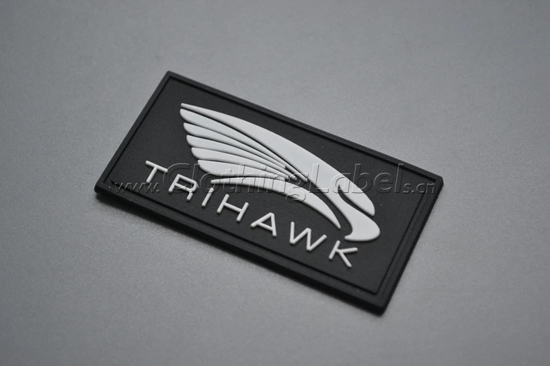 

Customized rubber labels/Beautiful black-white PVC label