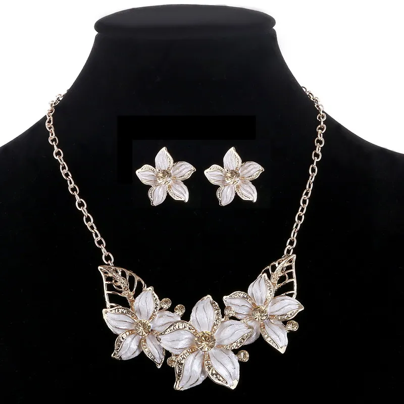 Комплект ювелирных изделий в африканском стиле золотого цвета с австрийскими